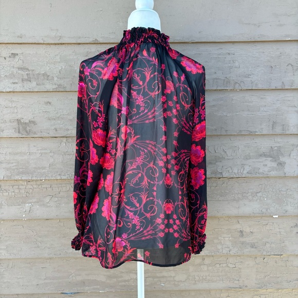 Eva Mendes sheer high neck blouse! - Picture 4 of 5